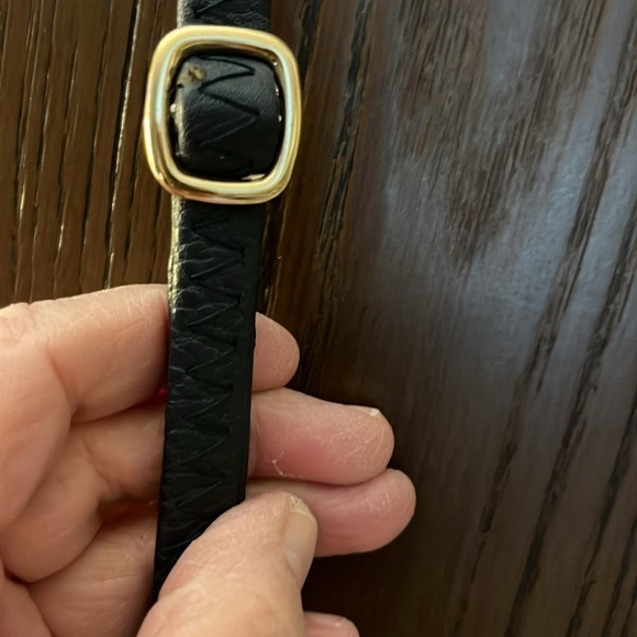 No brand navy blue leather small handbag. Gold metal design on the front. - Picture 5 of 10